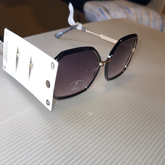 Aldo Oversized Sunglasses - Picture 5 of 6